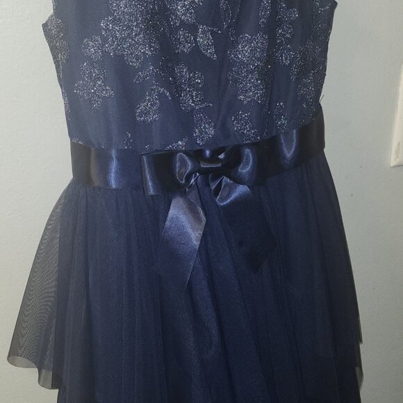 Dress - Picture 3 of 4
